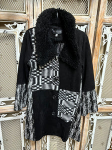 Black White Color Block Long Jacket with Faux Fur Collar Donna White Brand