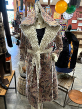 Load image into Gallery viewer, Faux Suede and Sherpa Dusty Floral Groovy Long tie-waist Coat Duster Reversible